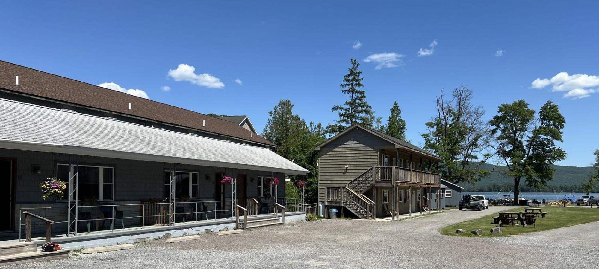 Blue Lagoon Resort Lake George Exterior foto